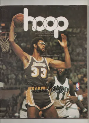 [1 of 1] 1977 Hoop-An Official National Basketball Association Program "Kareem Abdul Jabbar" Signed Kareem Abdul Jabbar