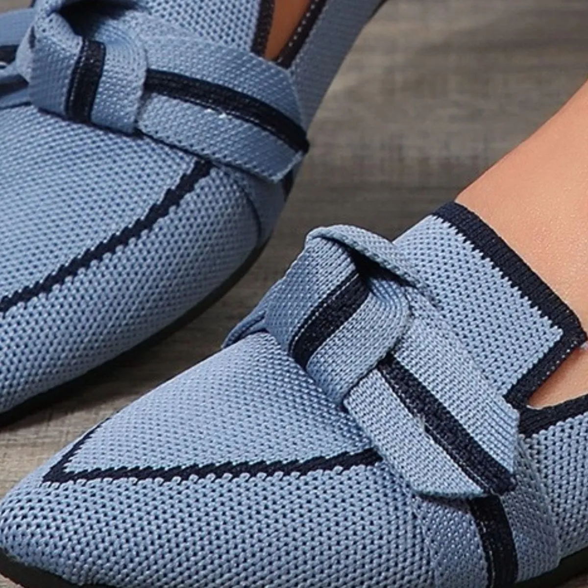 Bow Contrast Loafer