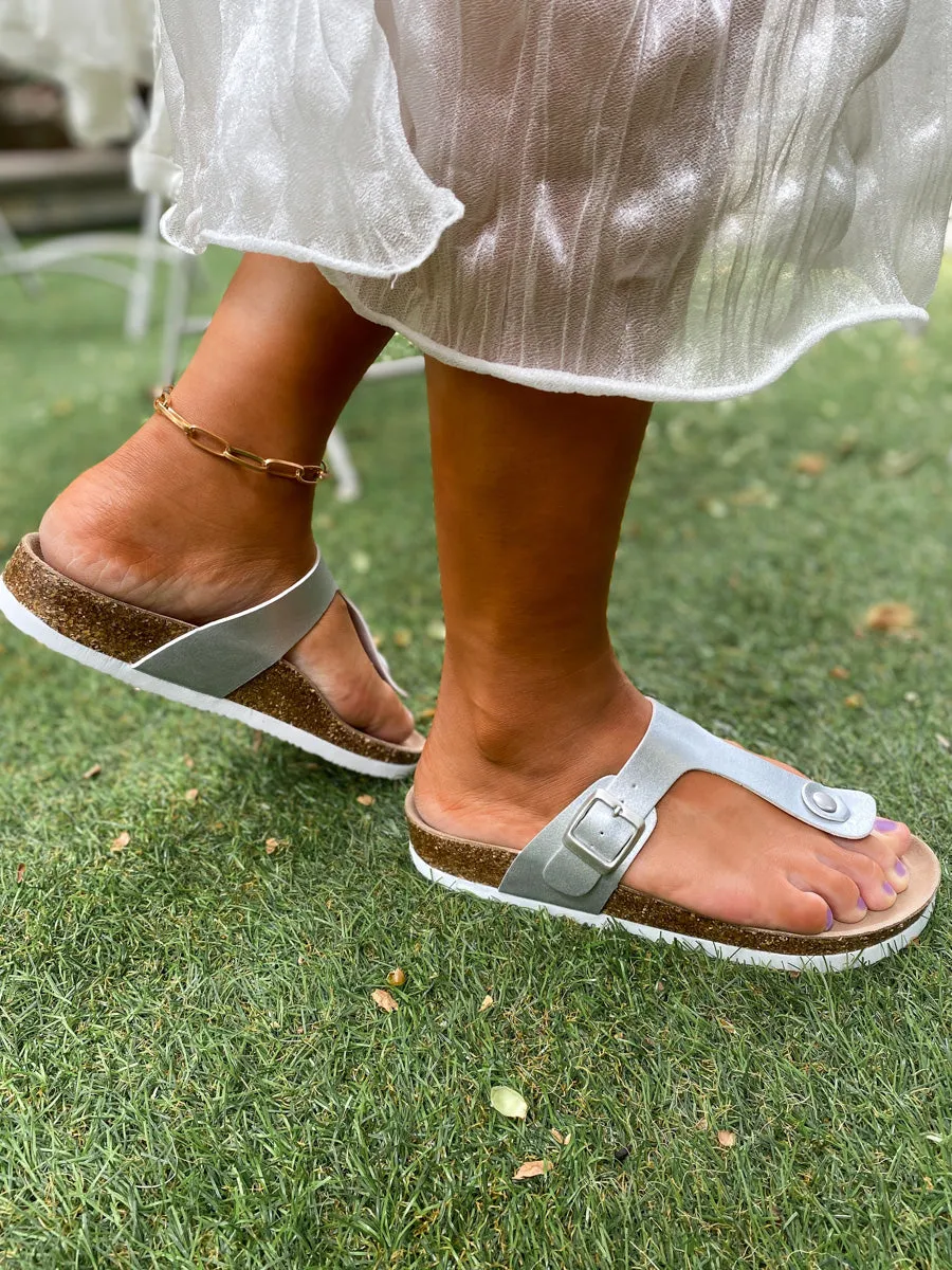 Signature T-Strap Sandals -Maibulun